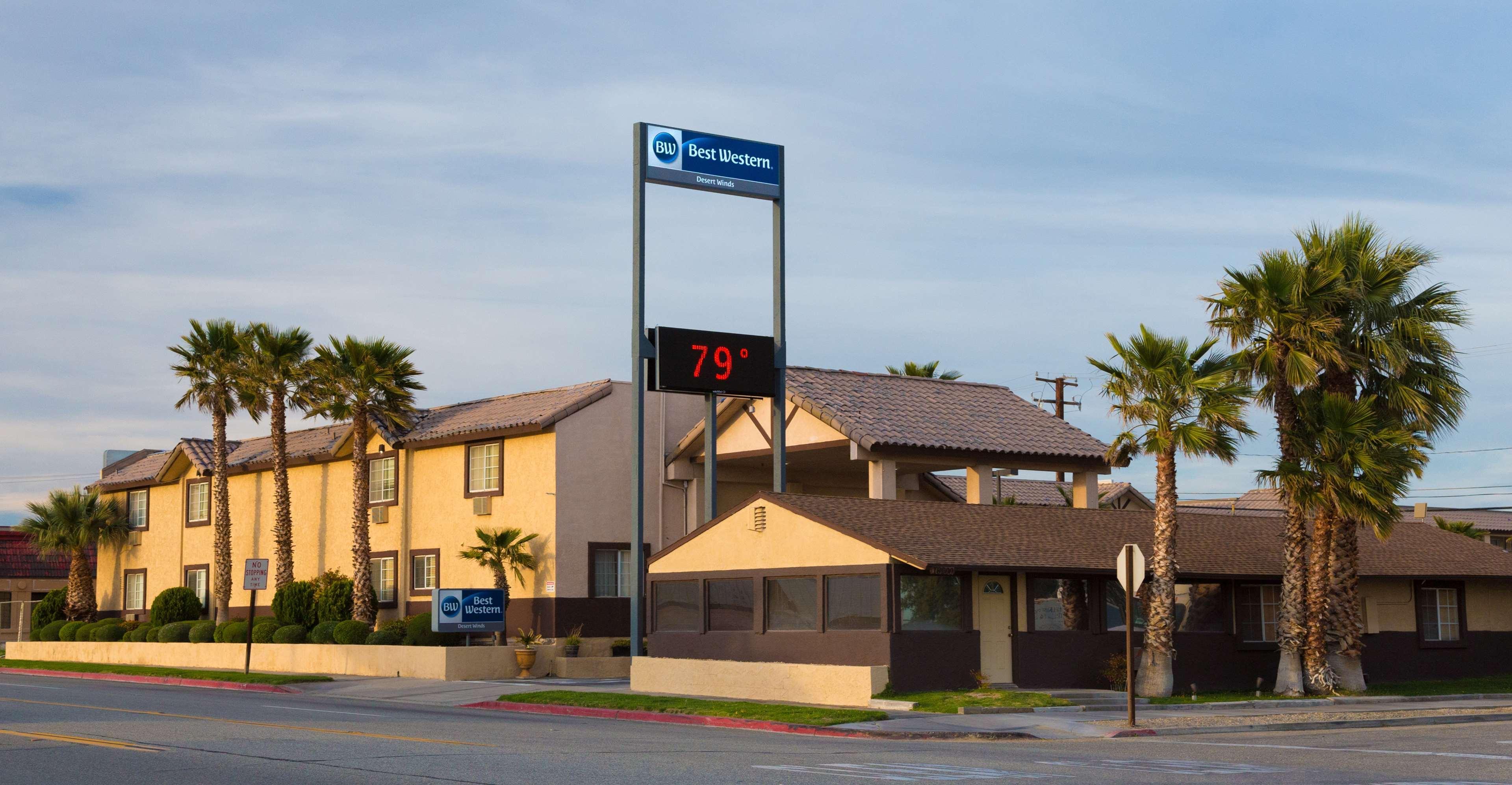 Best Western Desert Winds Hotel Mojave Exterior photo