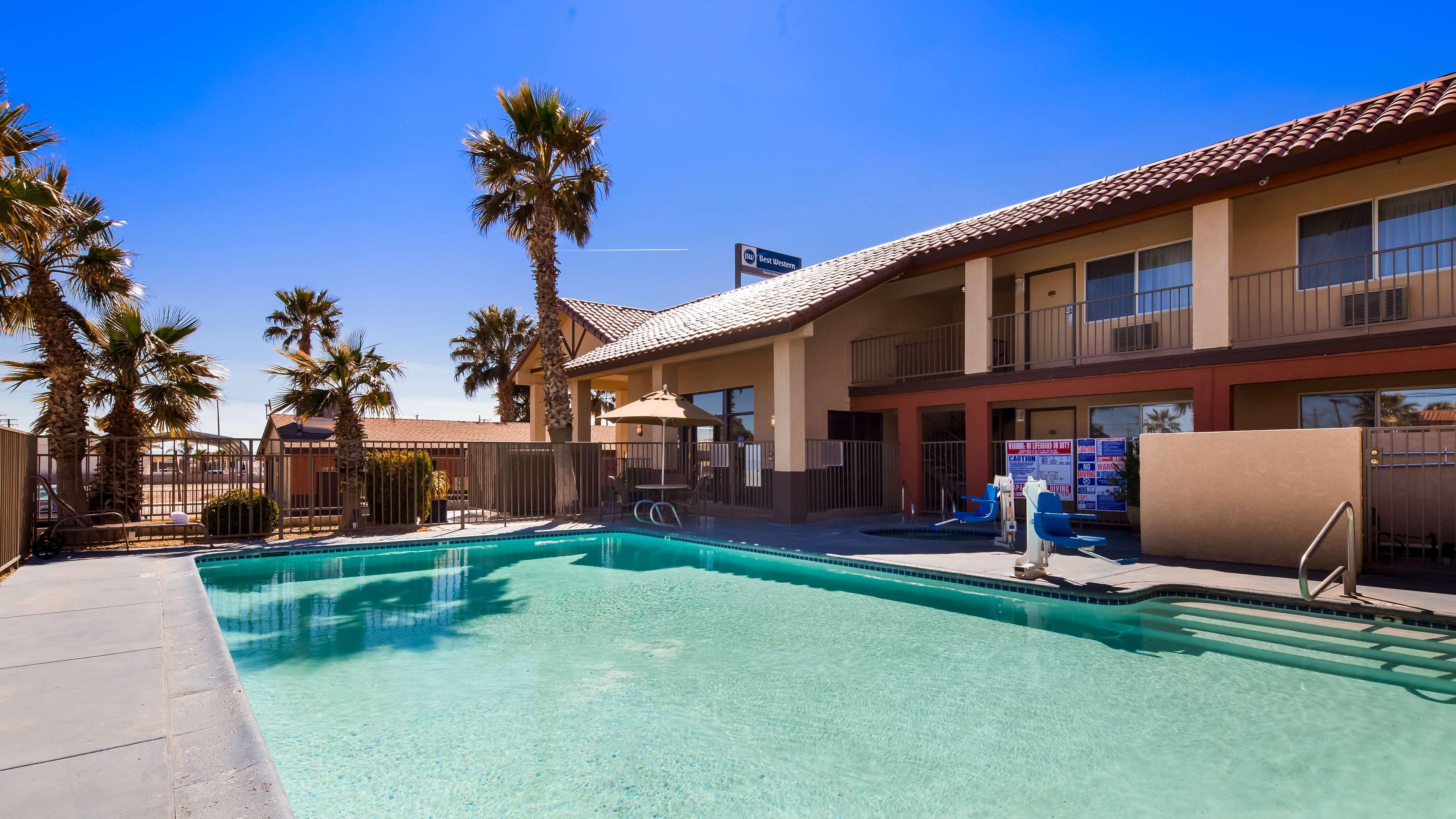 Best Western Desert Winds Hotel Mojave Exterior photo