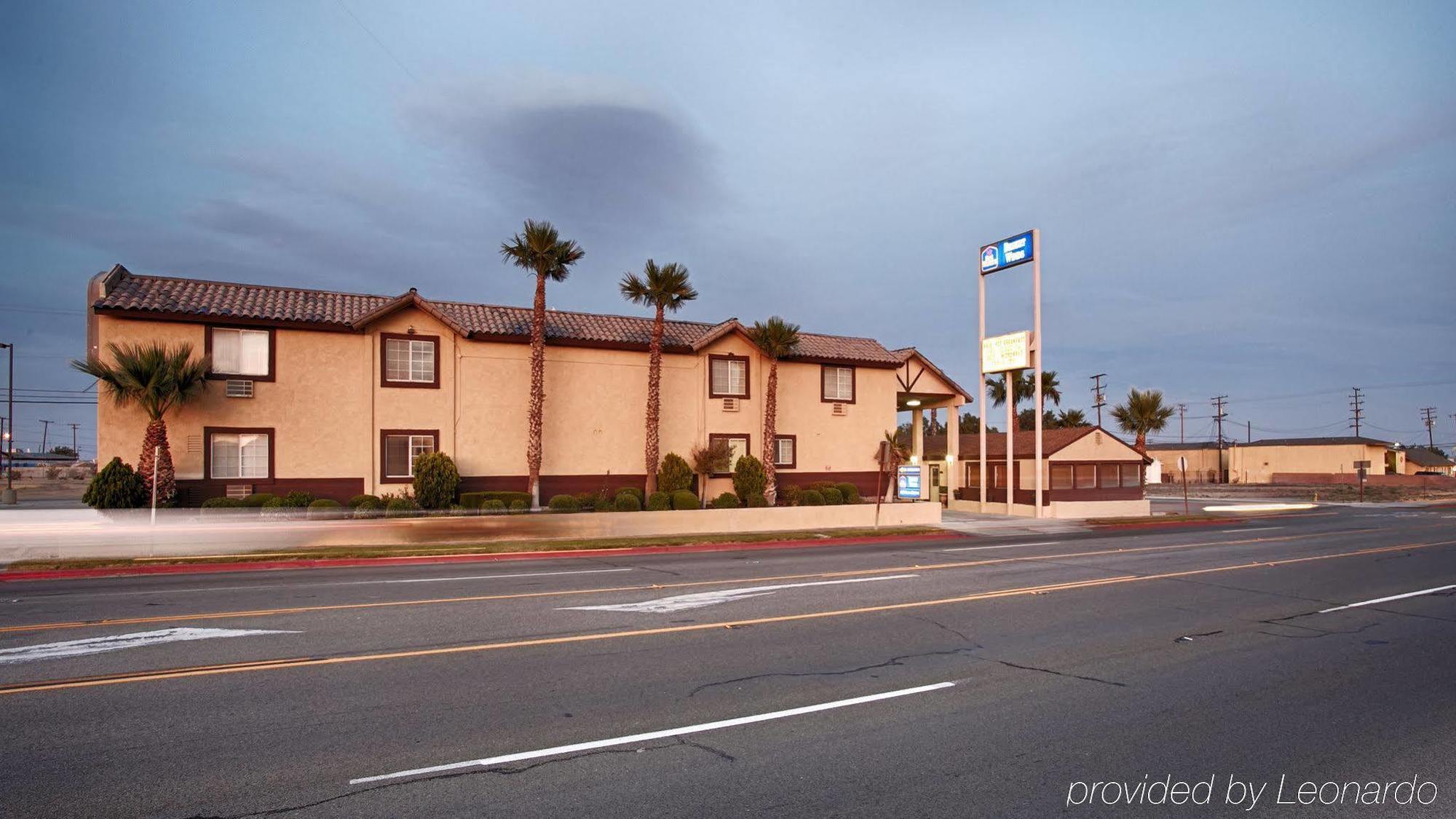 Best Western Desert Winds Hotel Mojave Exterior photo