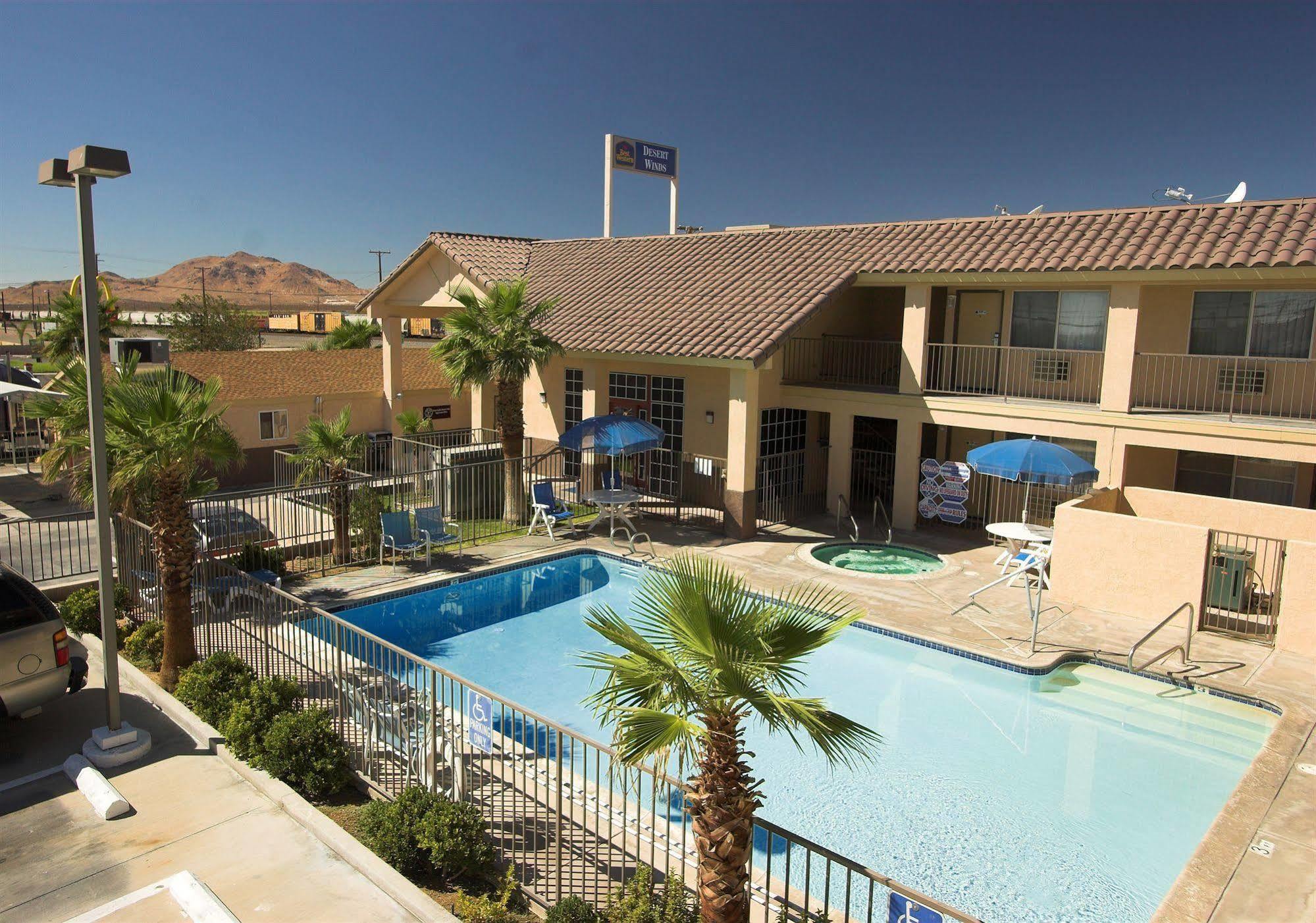 Best Western Desert Winds Hotel Mojave Exterior photo